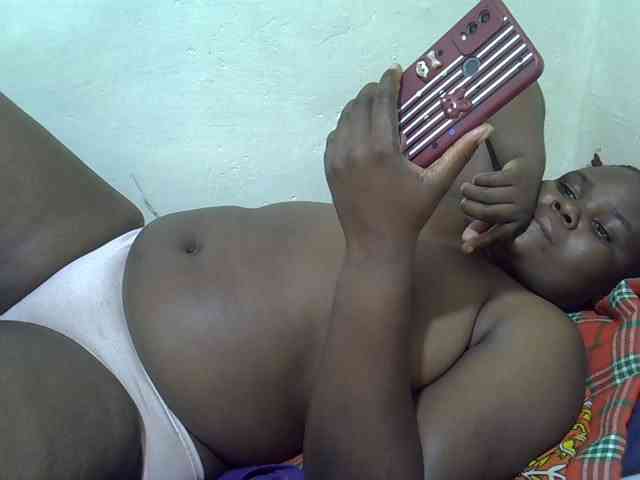 Ebonypussyy1 webcam