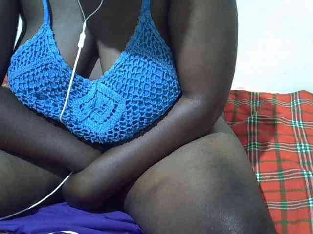 Ebonypussyy1 webcam