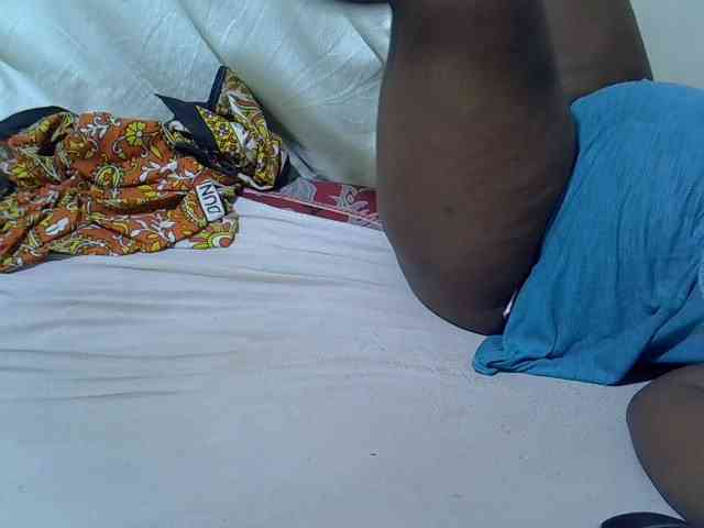 Ebonypussyy1 webcam