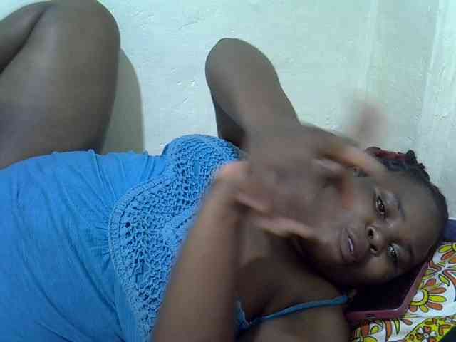 Ebonypussyy1 webcam