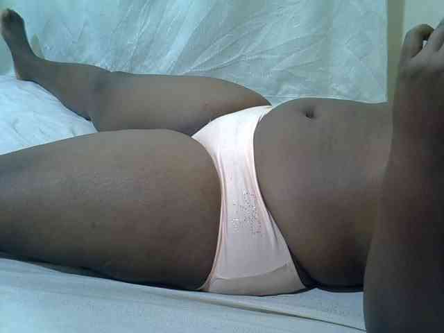 Ebonypussyy1