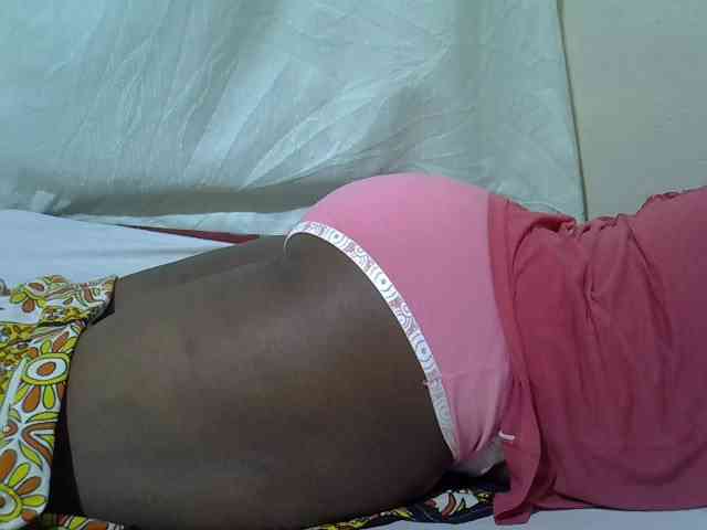 Ebonypussyy1
