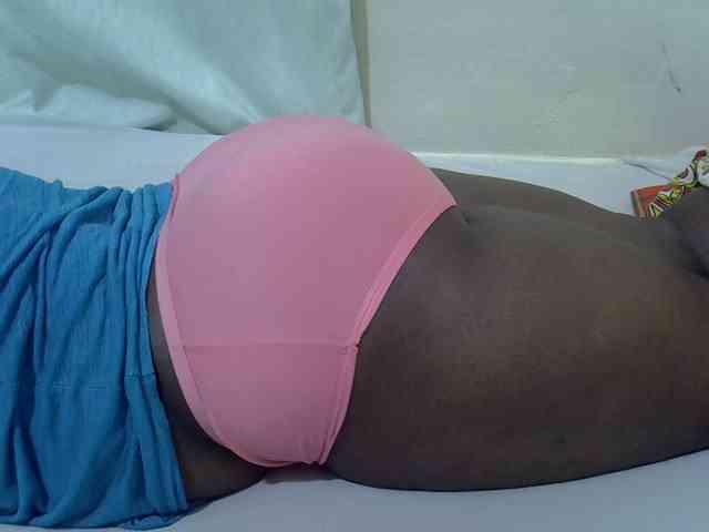 Ebonypussyy1 webcam