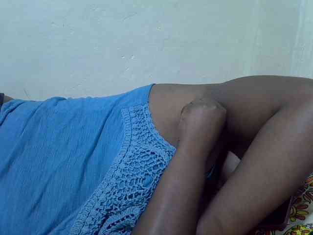 Ebonypussyy1 webcam