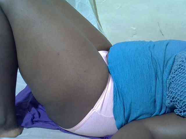 Ebonypussyy1 webcam