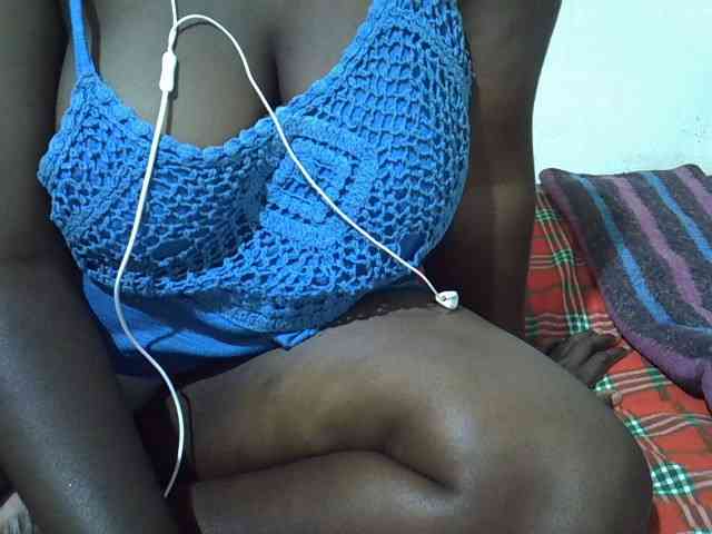 Ebonypussyy1