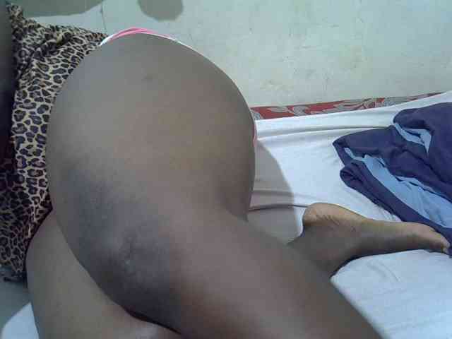 Ebonypussyy1 webcam