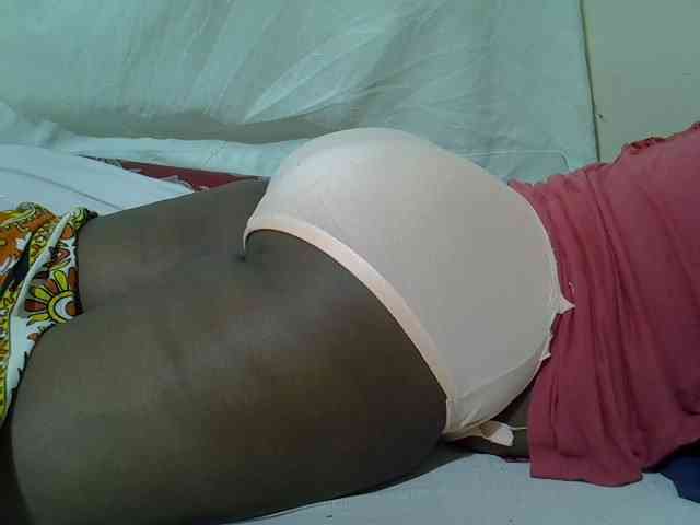 Ebonypussyy1