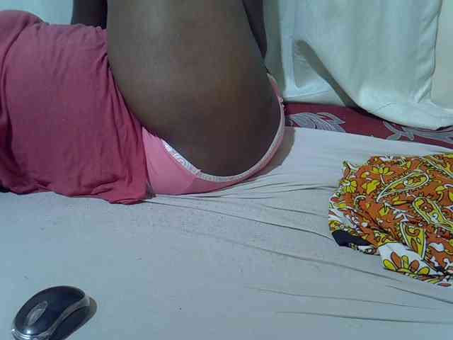 Ebonypussyy1 webcam