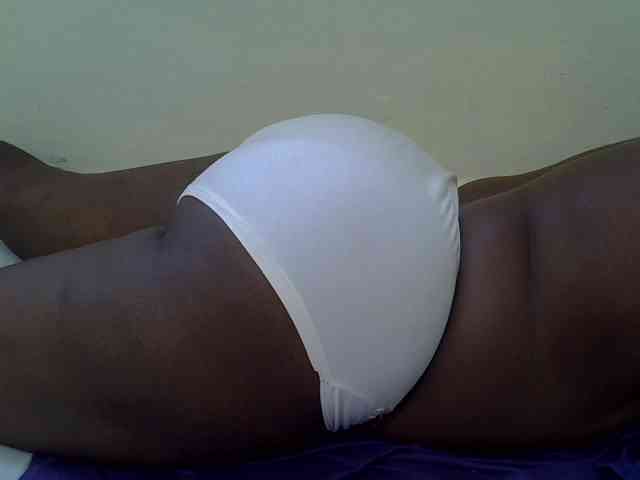 Ebonypussyy1
