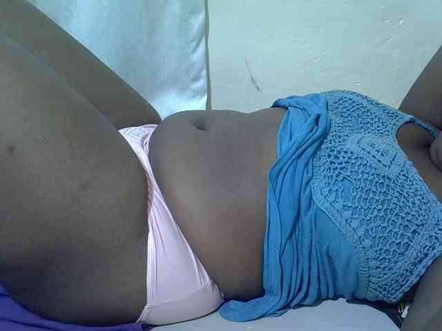 Ebonypussyy1 webcam