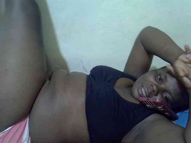 Ebonypussyy1 webcam