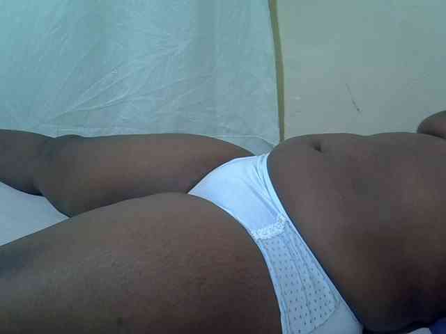 Ebonypussyy1 webcam