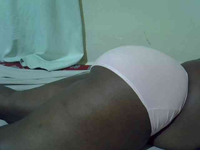 Ebonypussyy1 webcam