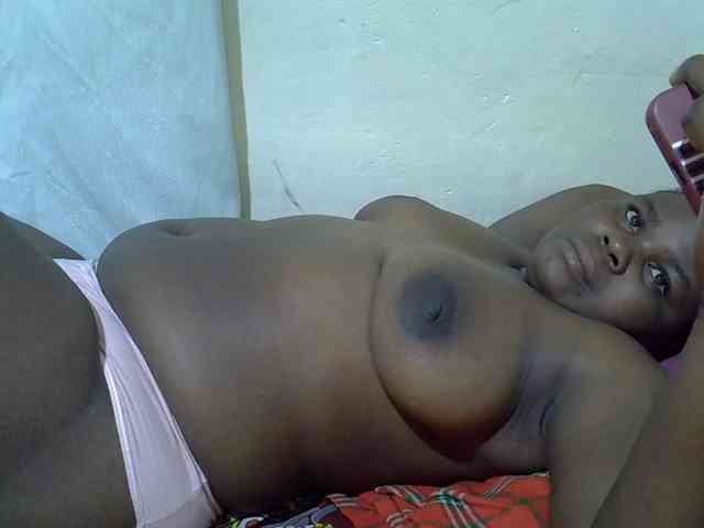 Ebonypussyy1 webcam