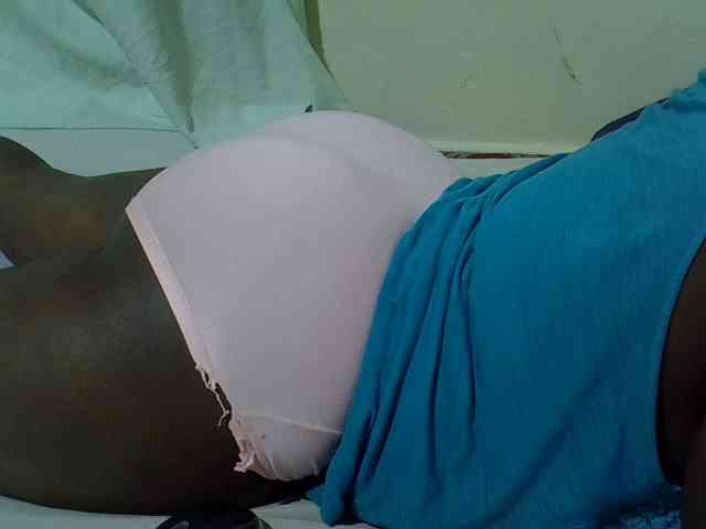 Ebonypussyy1