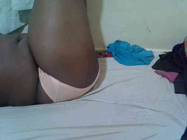 Ebonypussyy1 webcam