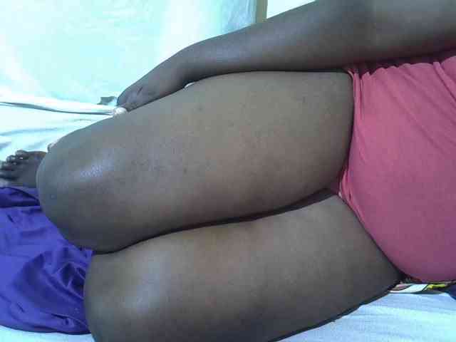 Ebonypussyy1 webcam