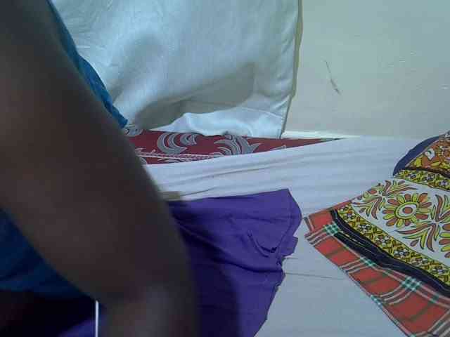 Ebonypussyy1 webcam