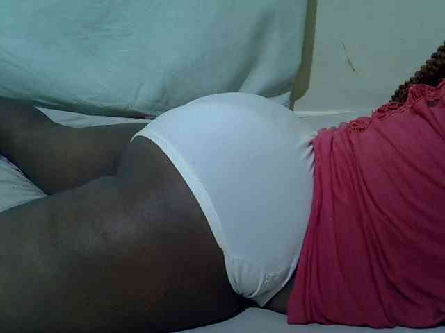 Ebonypussyy1