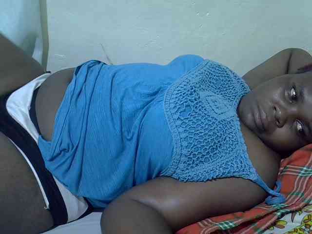 Ebonypussyy1 webcam