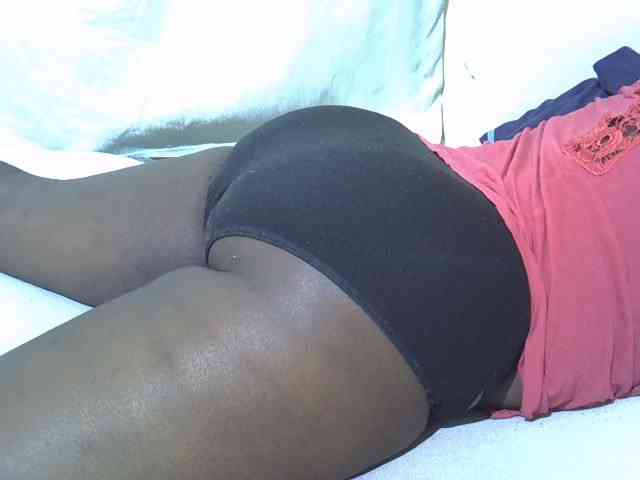 Ebonypussyy1