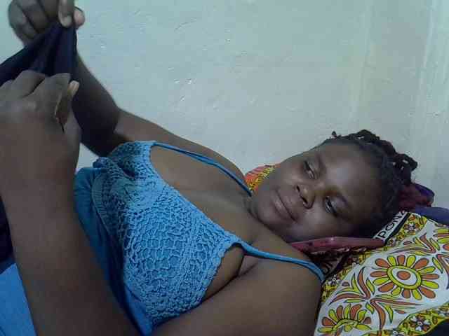 Ebonypussyy1 webcam