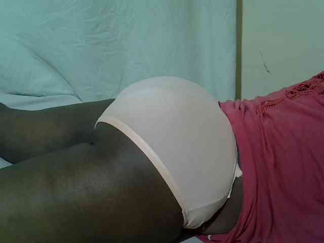 Ebonypussyy1 webcam