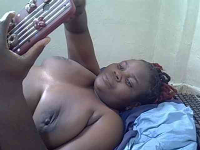 Ebonypussyy1 webcam