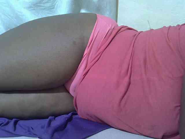 Ebonypussyy1