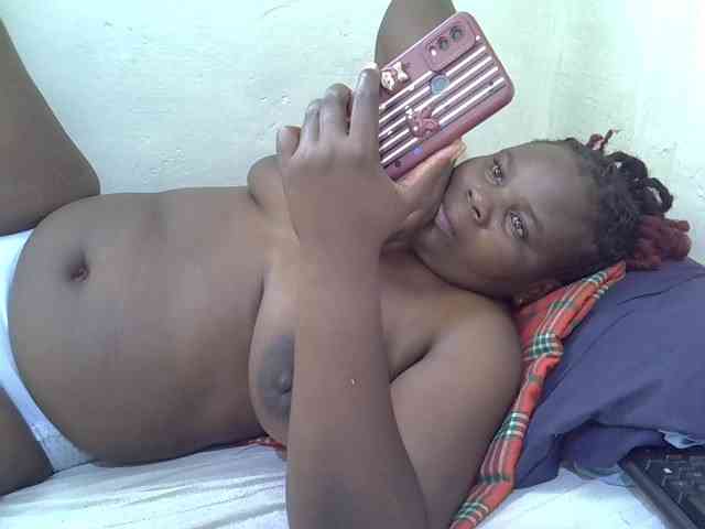 Ebonypussyy1