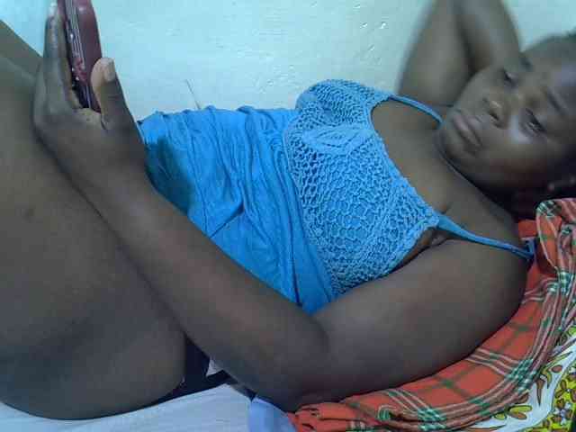 Ebonypussyy1 webcam