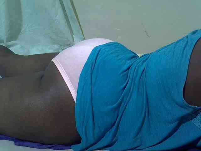Ebonypussyy1 webcam