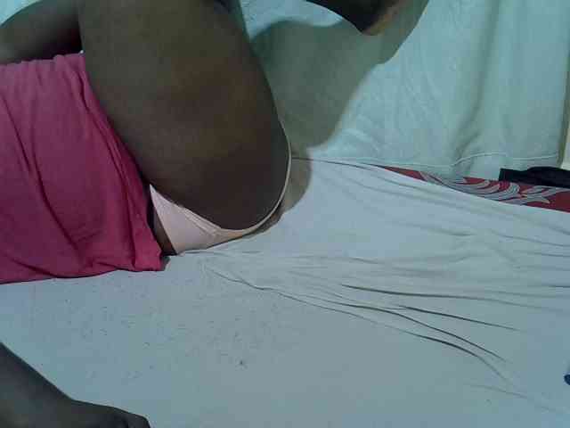 Ebonypussyy1 webcam