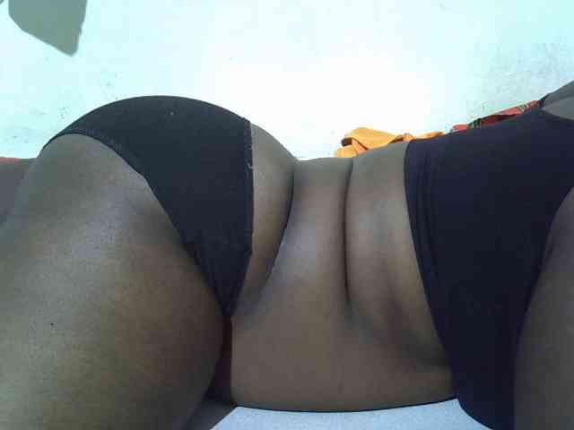 Ebonypussyy1 webcam