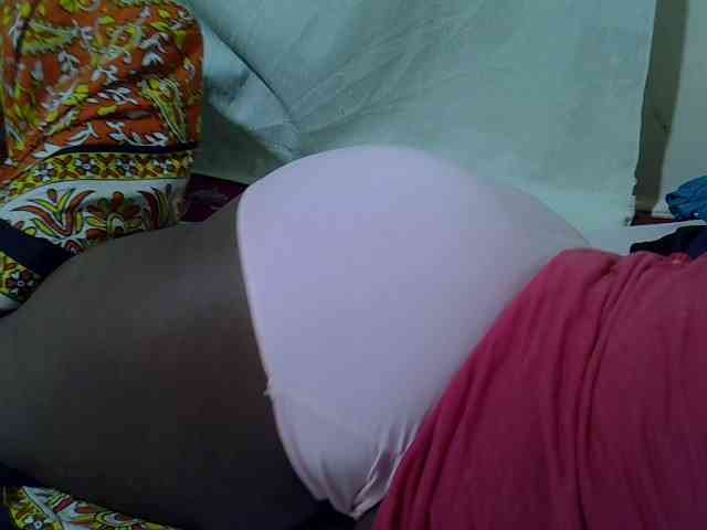 Ebonypussyy1 webcam
