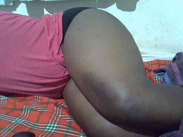 Ebonypussyy1