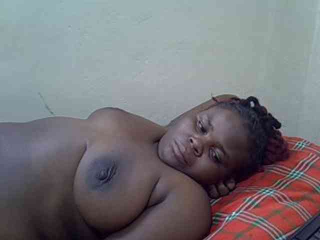 Ebonypussyy1 webcam