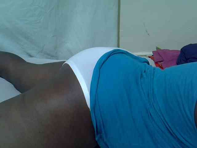 Ebonypussyy1 webcam