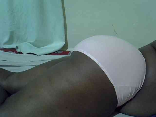 Ebonypussyy1 webcam