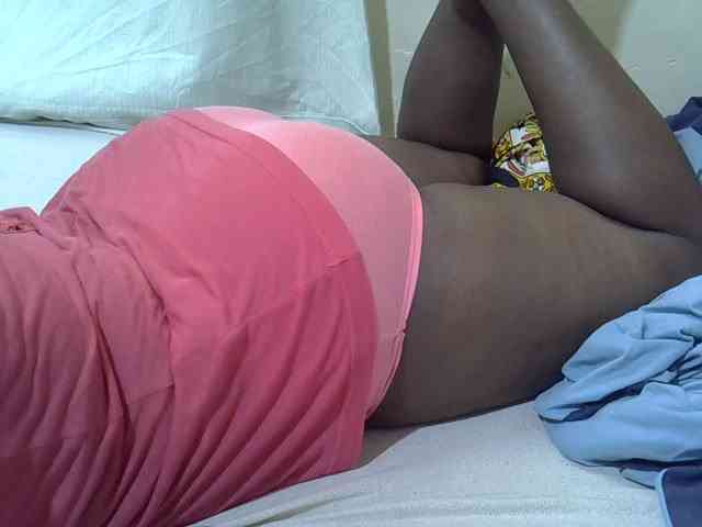 Ebonypussyy1 webcam