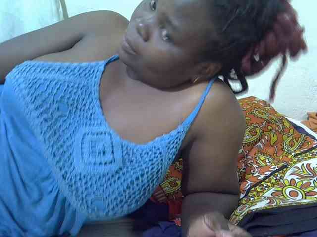 Ebonypussyy1 webcam