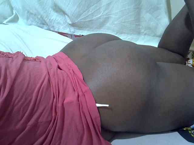 Ebonypussyy1