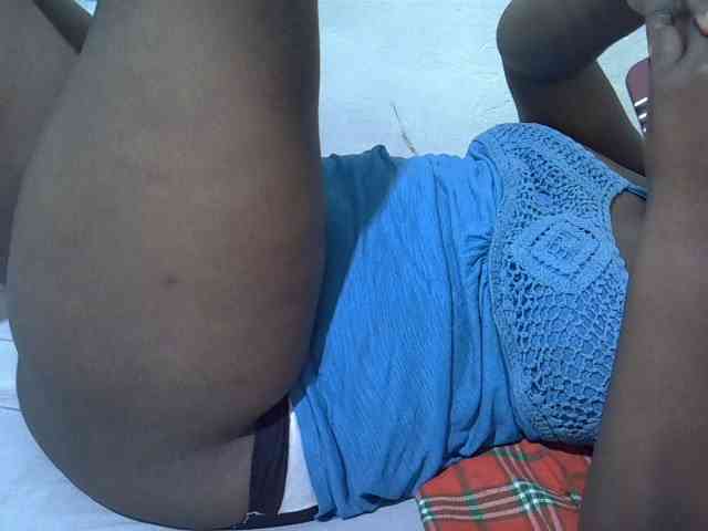 Ebonypussyy1 webcam