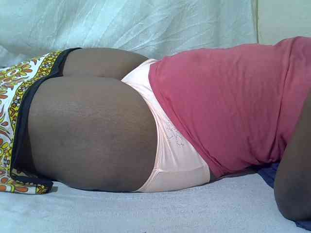 Ebonypussyy1 webcam