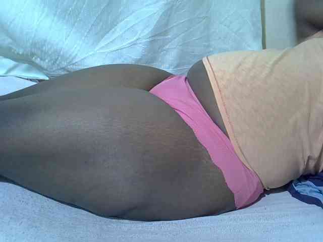Ebonypussyy1