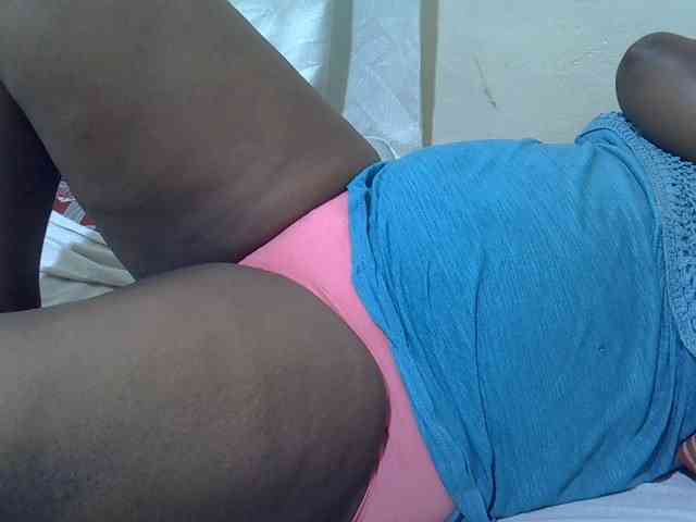 Ebonypussyy1 webcam