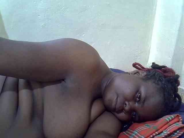 Ebonypussyy1 webcam
