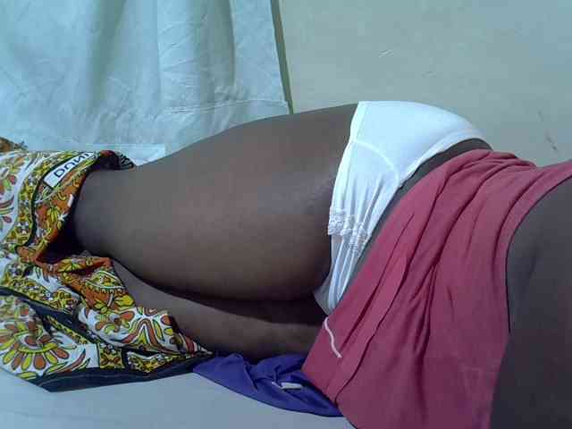 Ebonypussyy1