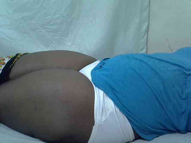 Ebonypussyy1 webcam